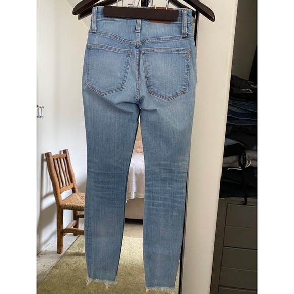 Madewell Curvy High-Rise Skinny Jeans in Ontario Distressed-Hem - Picture 8 of 12